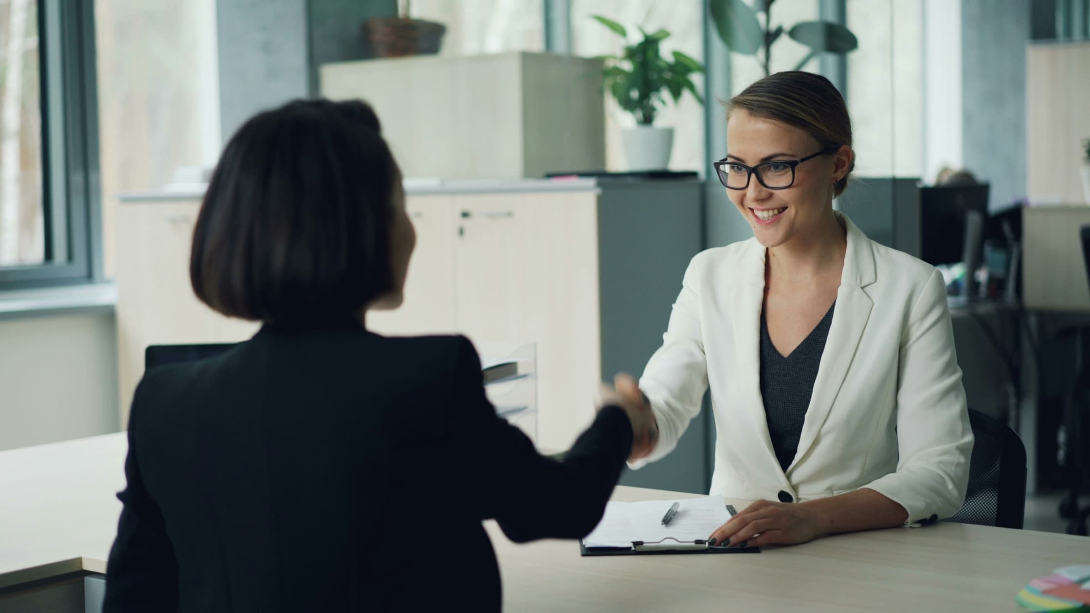 AI sales assistants: From prospecting to close